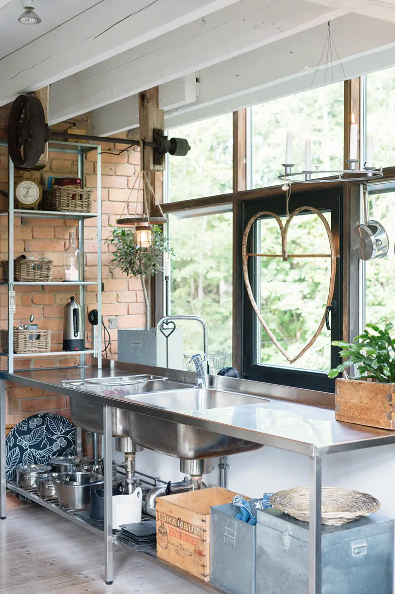 瑞典古老铸铁厂变身独特民宿-6