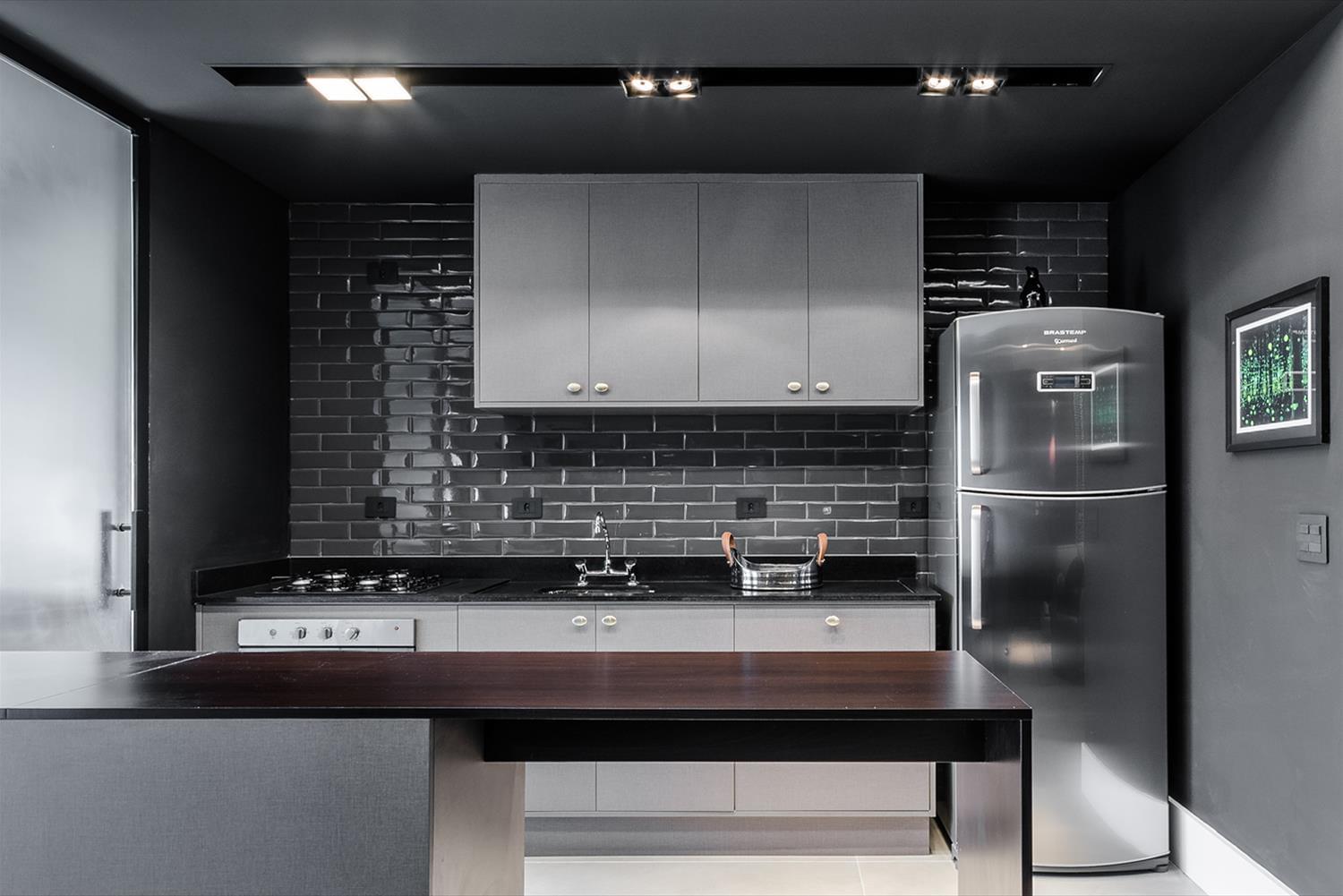 巴西 77 平米公寓 | 现代风格与木质元素的完美结合-5