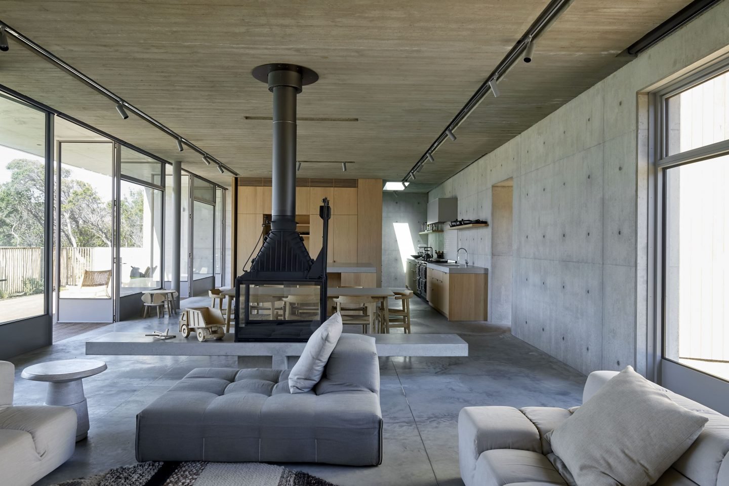 Contrasts And Duality Of Materiality Inform The Design Of House At Prickly Rocks - IGNANT-13