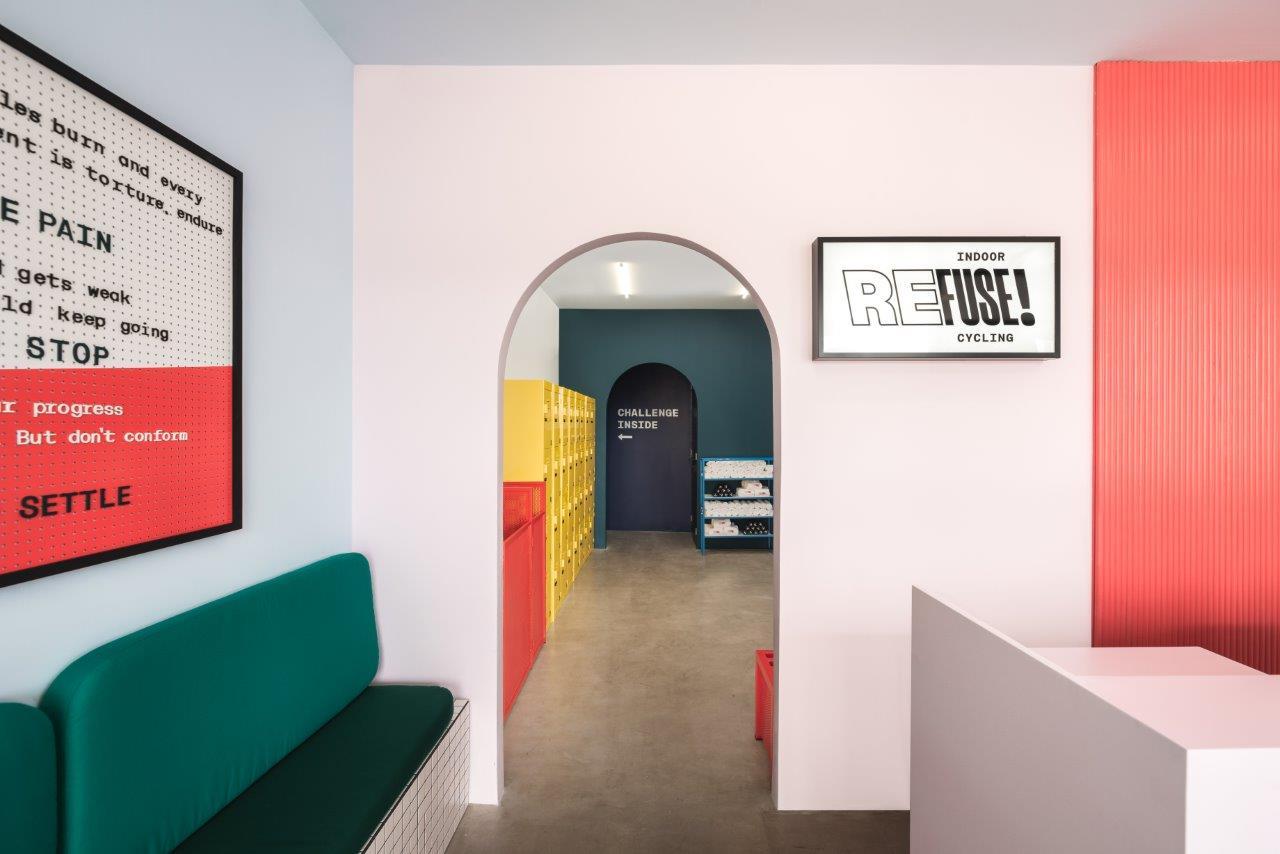 墨西哥动感单车健身房“REFUSE!”-12