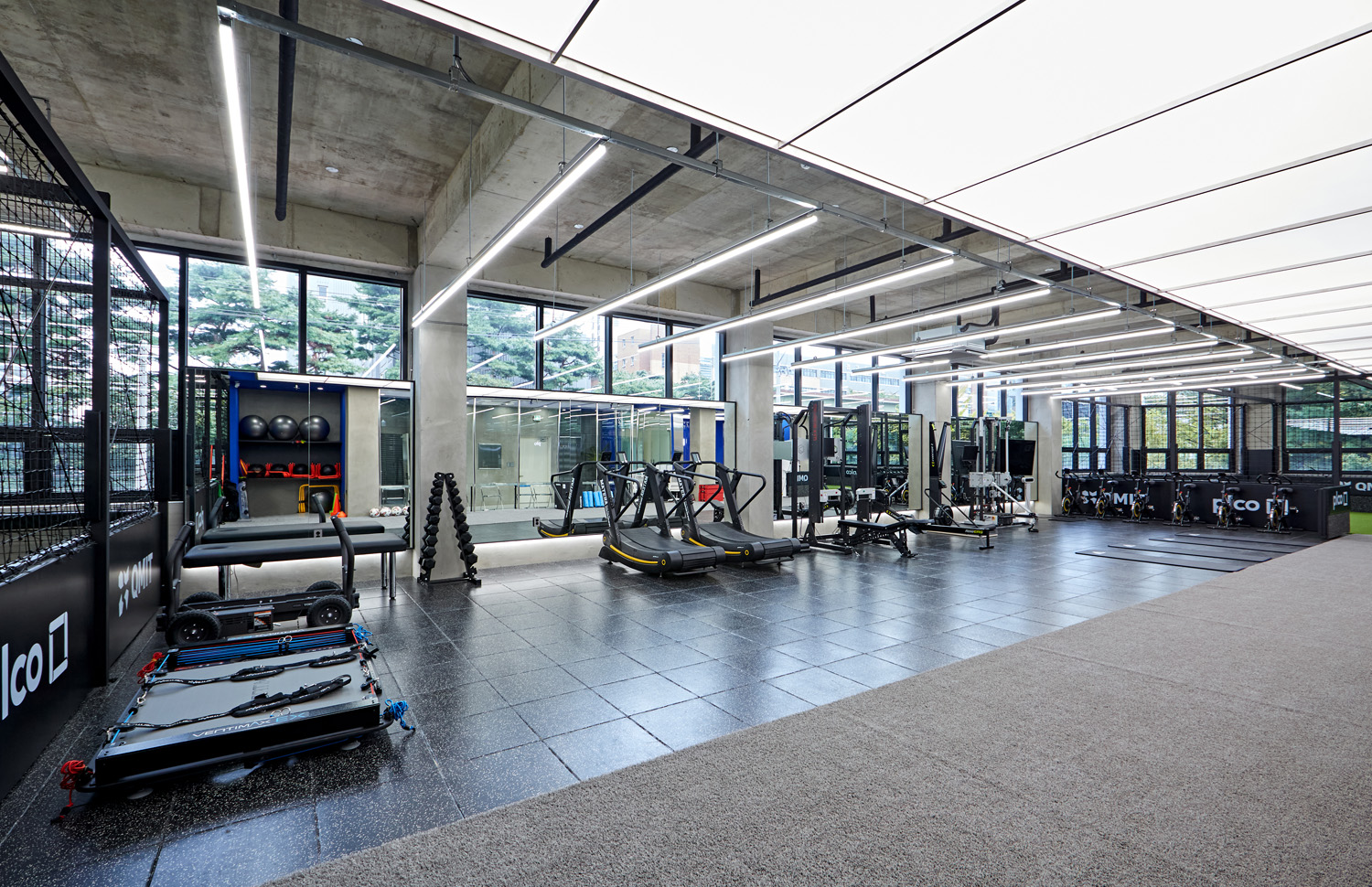 韩国 120 平现代风格运动中心，极简设计的魅力-13