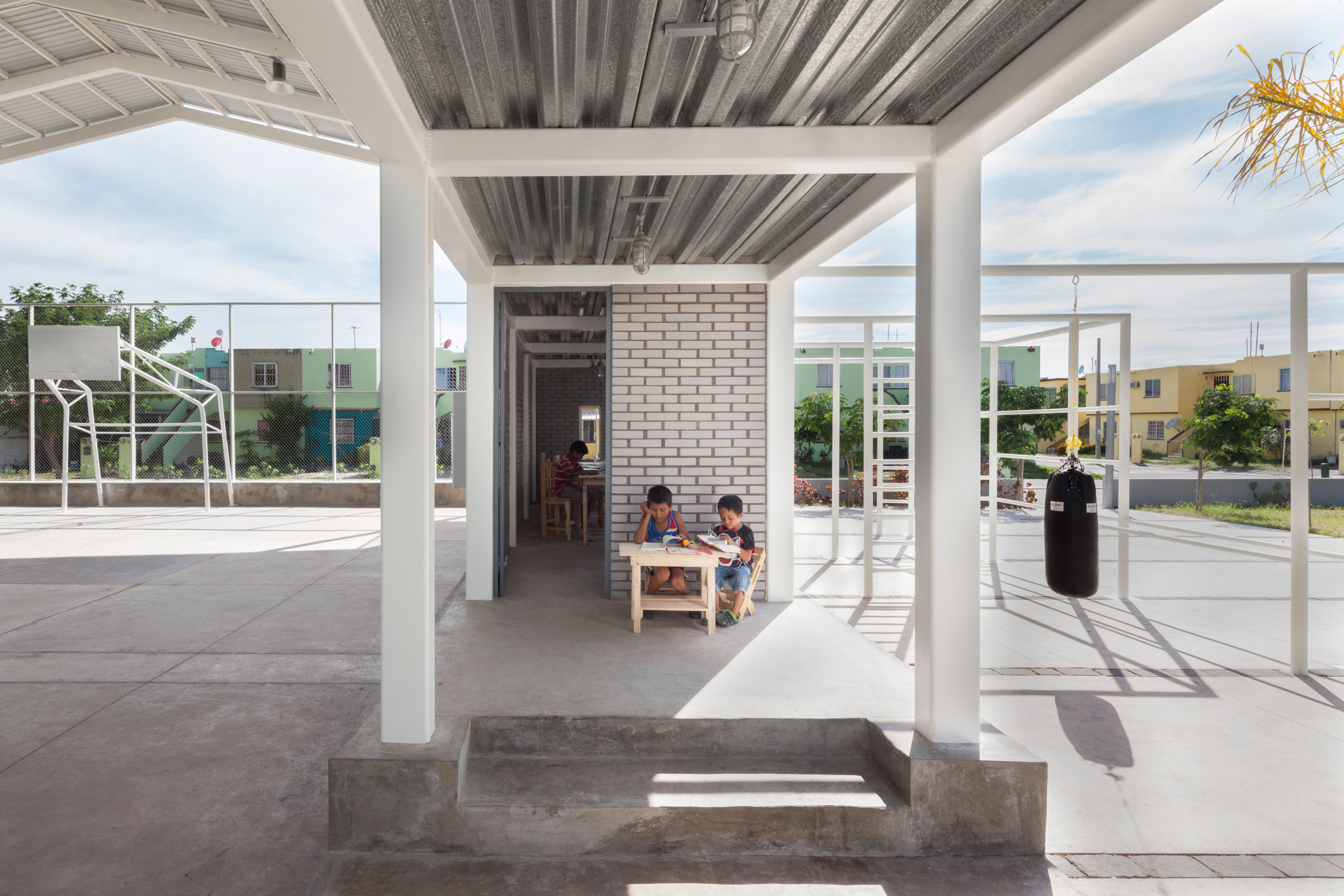 Pitched-roof structure revitalises public space at Veracruz port-10