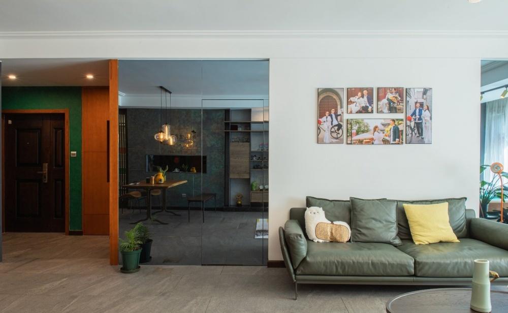 简约轻工业风宅邸 | 隐形门、玻璃砖墙的创意设计-10