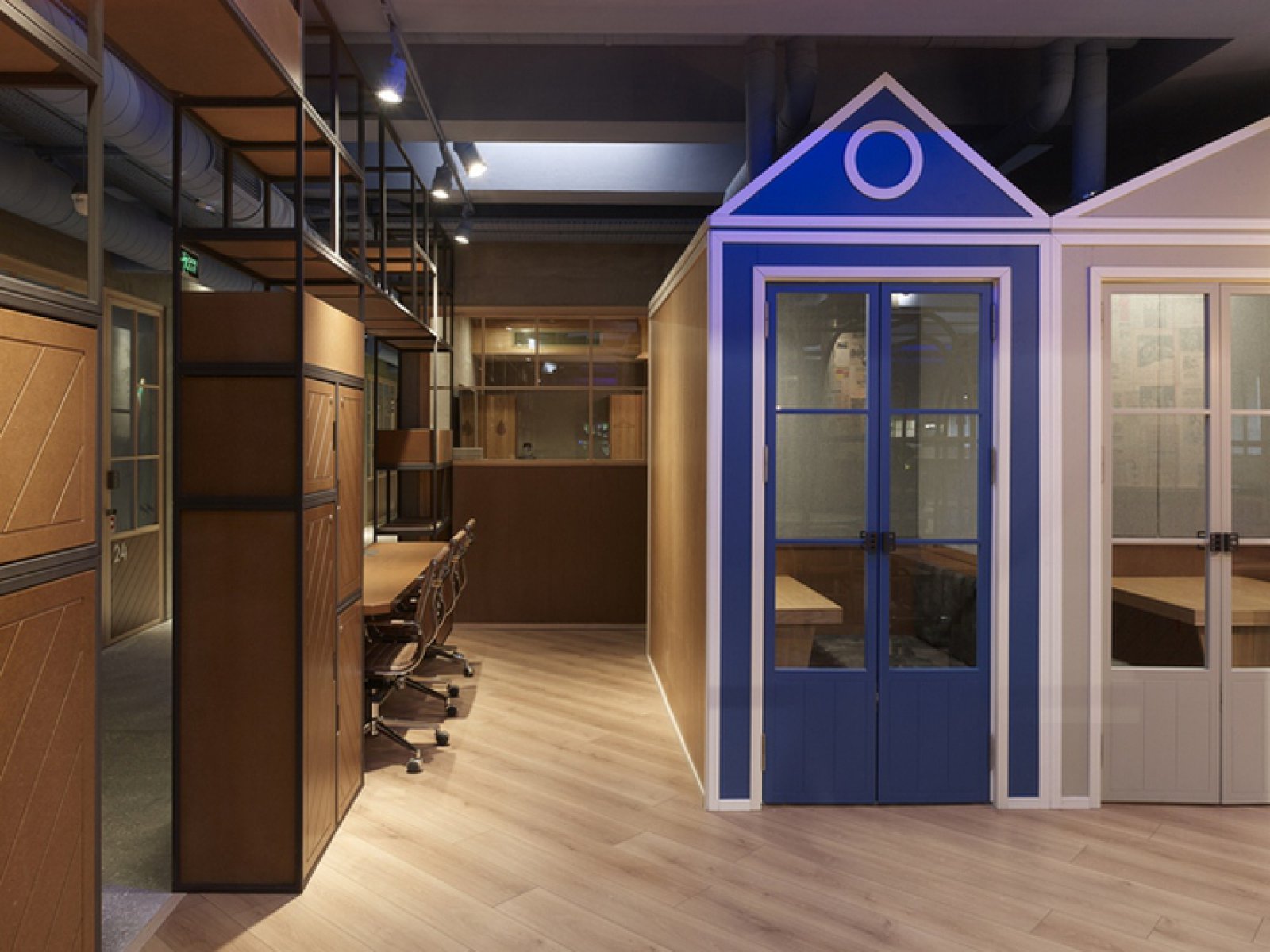 伊斯坦布尔 Kolektif 办公空间 | 木质现代的改造艺术-9