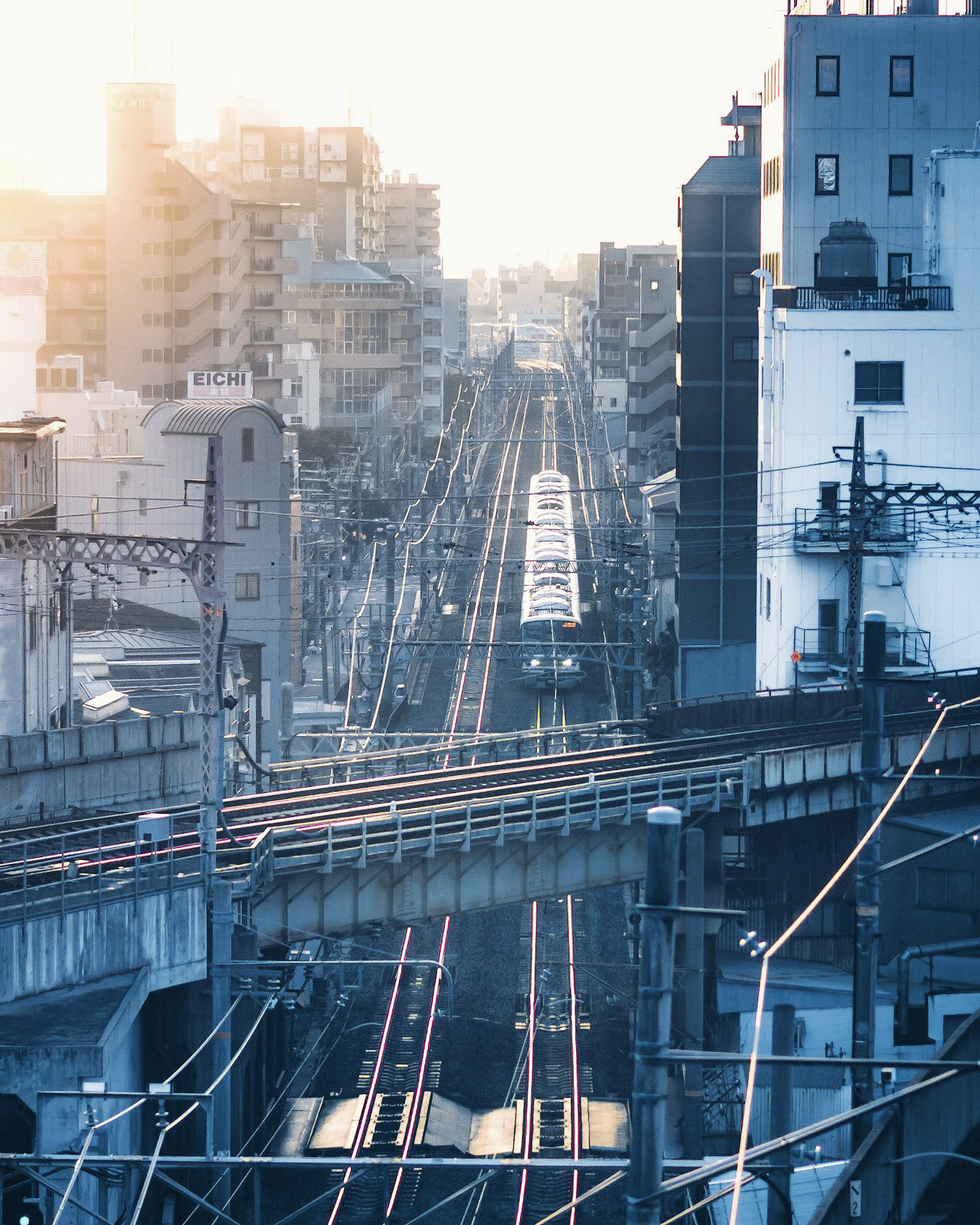 街が動き出す頃-5
