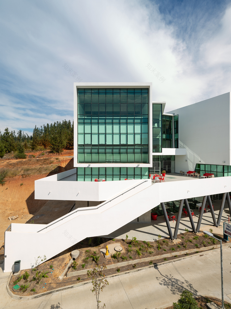 智利 PUCV 大学医学技术职业建设大楼-31