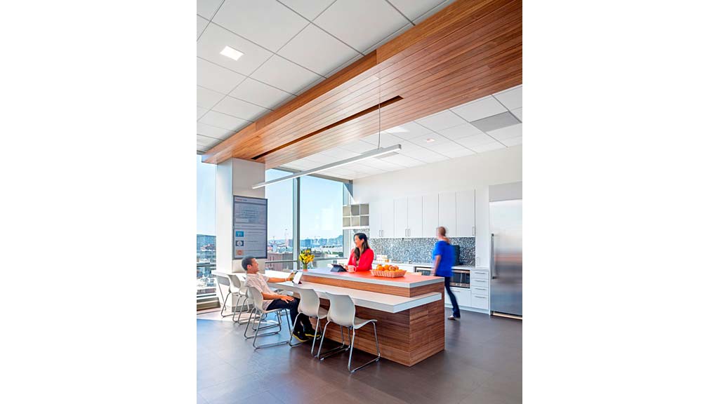 Gensler 打造 Riverbed 科技办公室 | 自然元素与科技的和谐共生-6