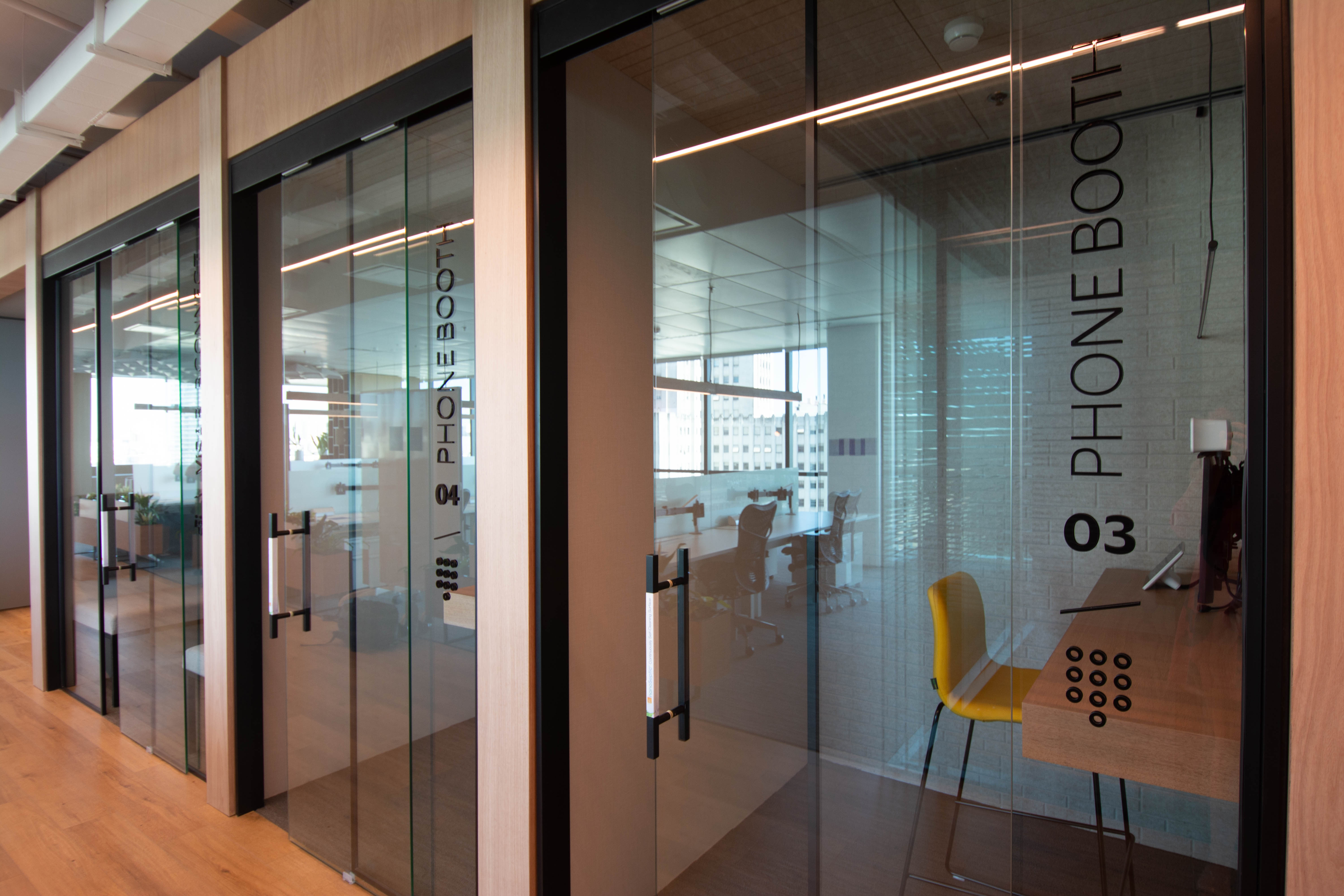 VISA 阿根廷办公室环境标识设计丨Inplace-44