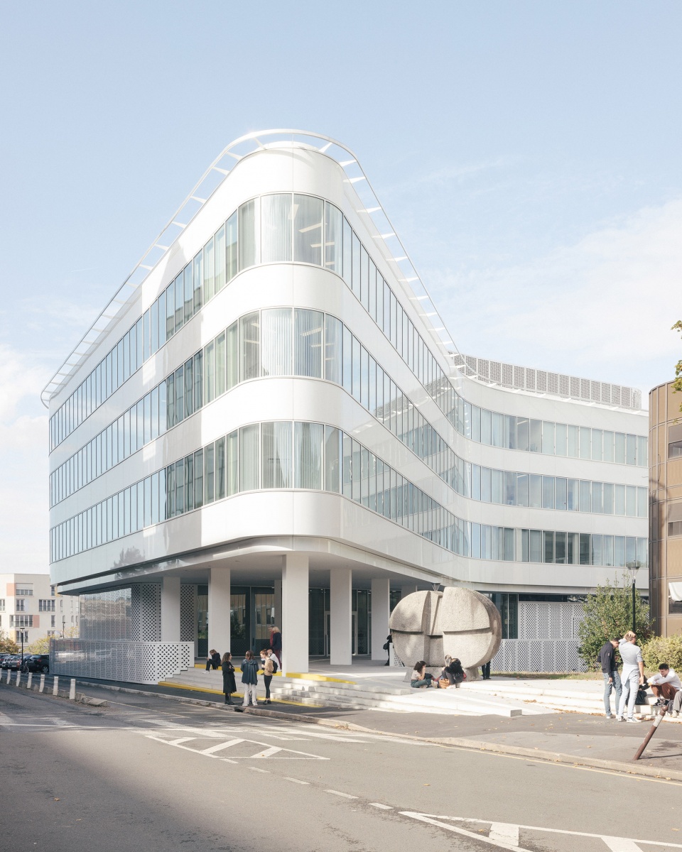 Pargade Architectes 打造法国 Kremlin-Bicêtre 医学院大楼扩建,实现卓越研究与教育中心-3