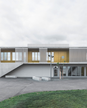 阿尔伯特·施韦泽学校丨德国威斯巴登丨AFF architekten
