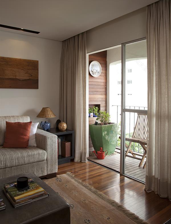 巴西公寓 Fernando,现代木质设计展现温馨居住氛围-3