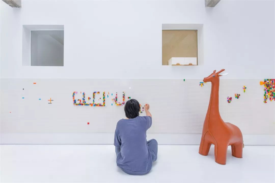 闺蜜俩花了1000万，在漓江边造了栋「积木房子」：这才是当妈的最高境界-53