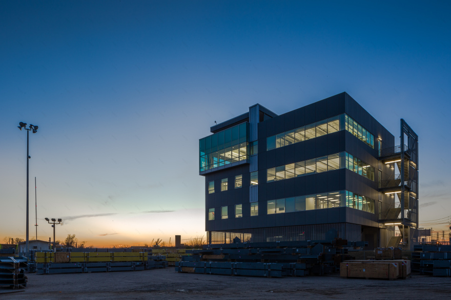 集装箱变身办公建筑的艺术探索-19