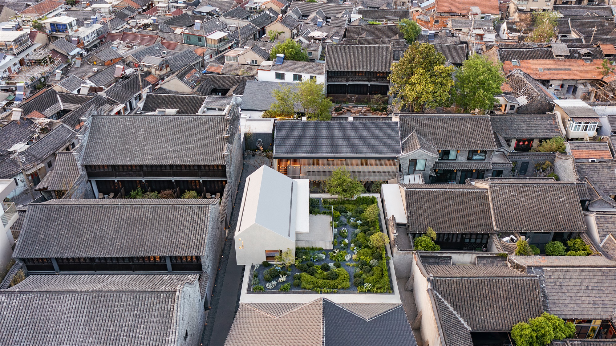 扬州广陵有熊酒店丨中国扬州丨B.L.U.E.建筑设计事务所,东南大学建筑设计研究院等-3