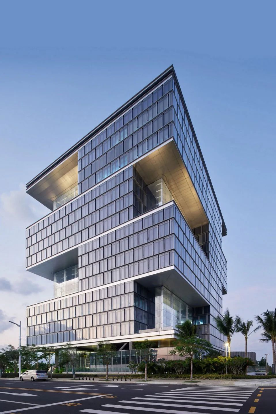 海口新地标：海南能源交易大厦
 丨中国海南藏族自治州丨大元建筑工场-0