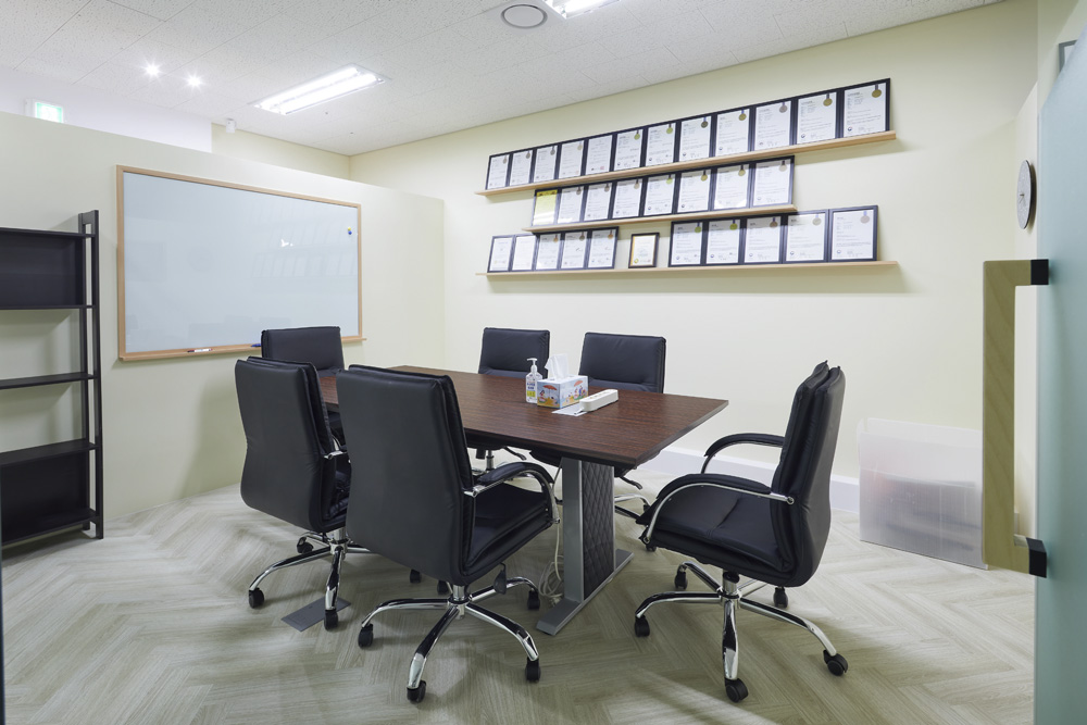 简约设计魅力 35 平米办公室装修报价解析-8