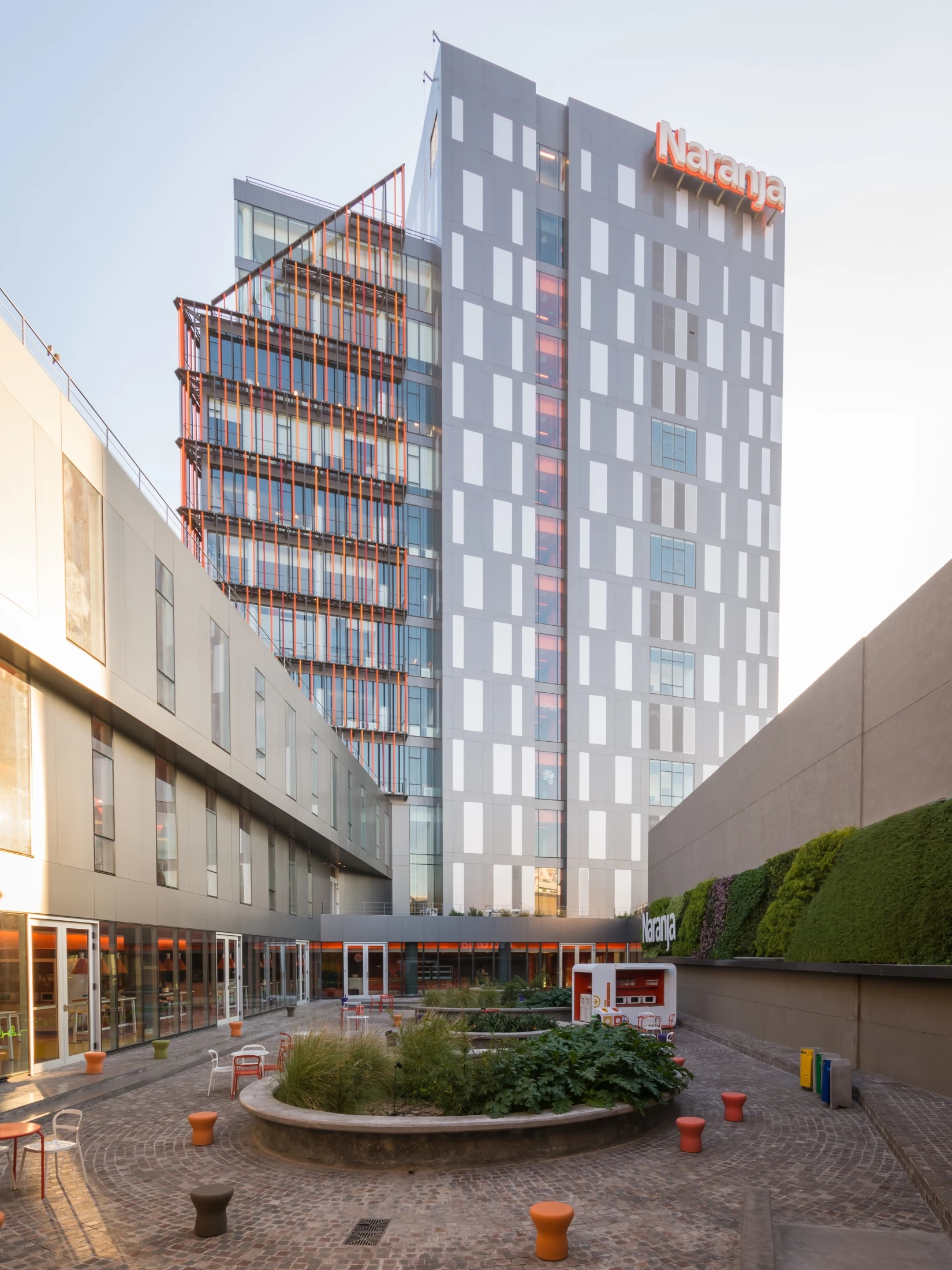 橙色大楼 · 创新,效率与愉悦的办公空间-45