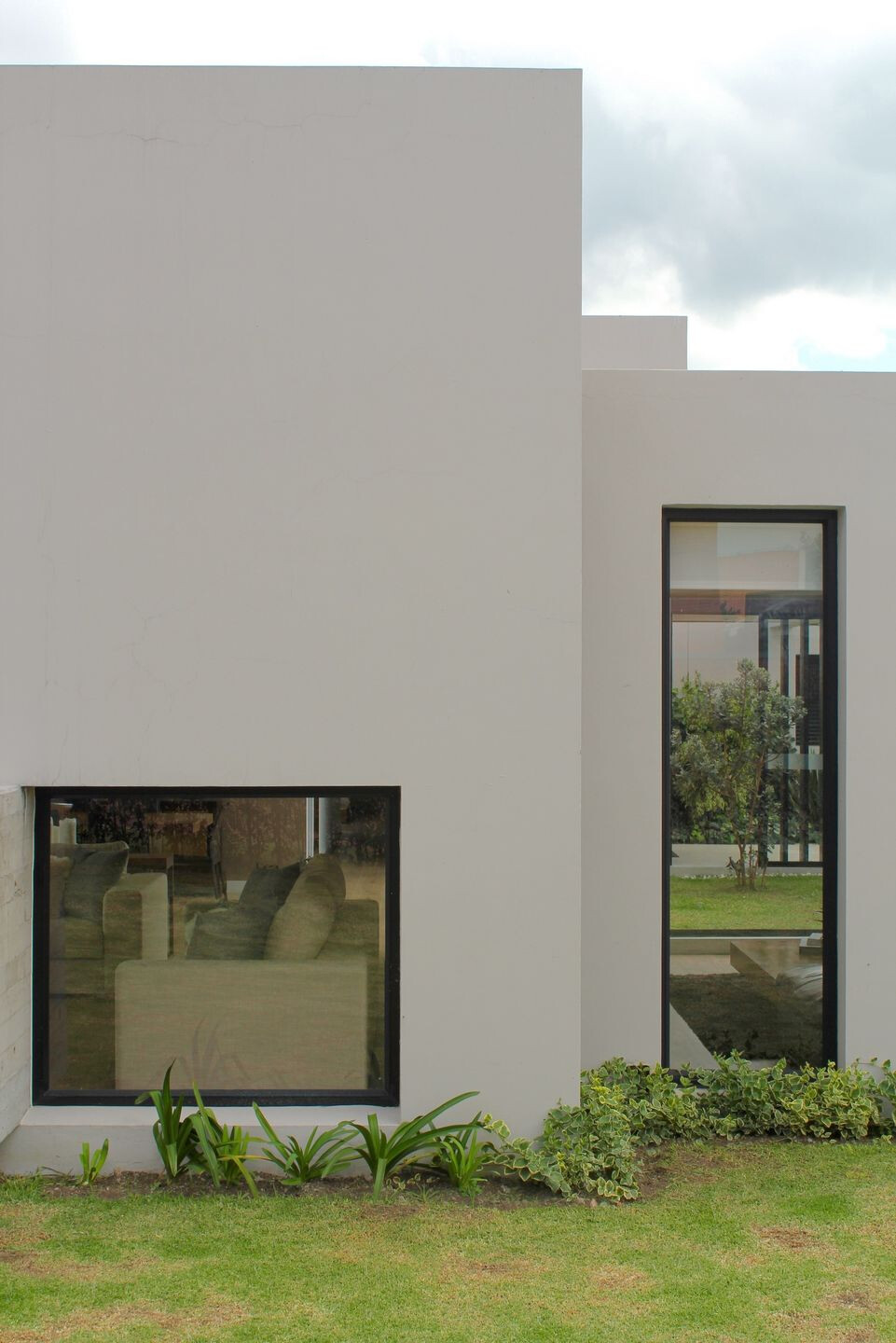 哥伦比亚 L 型别墅 · Campuzano Arquitectos 的室内外一体化设计-11