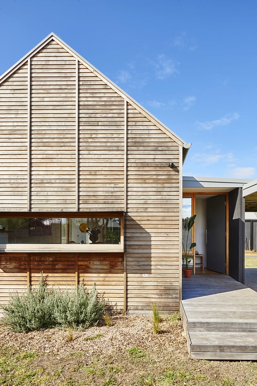 Riverwalk House / Irons McDuff Architecture-1