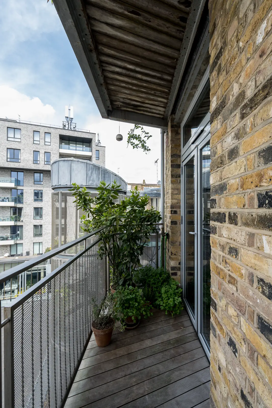 伦敦独特黑色设计公寓 | 古典与现代的完美融合-24