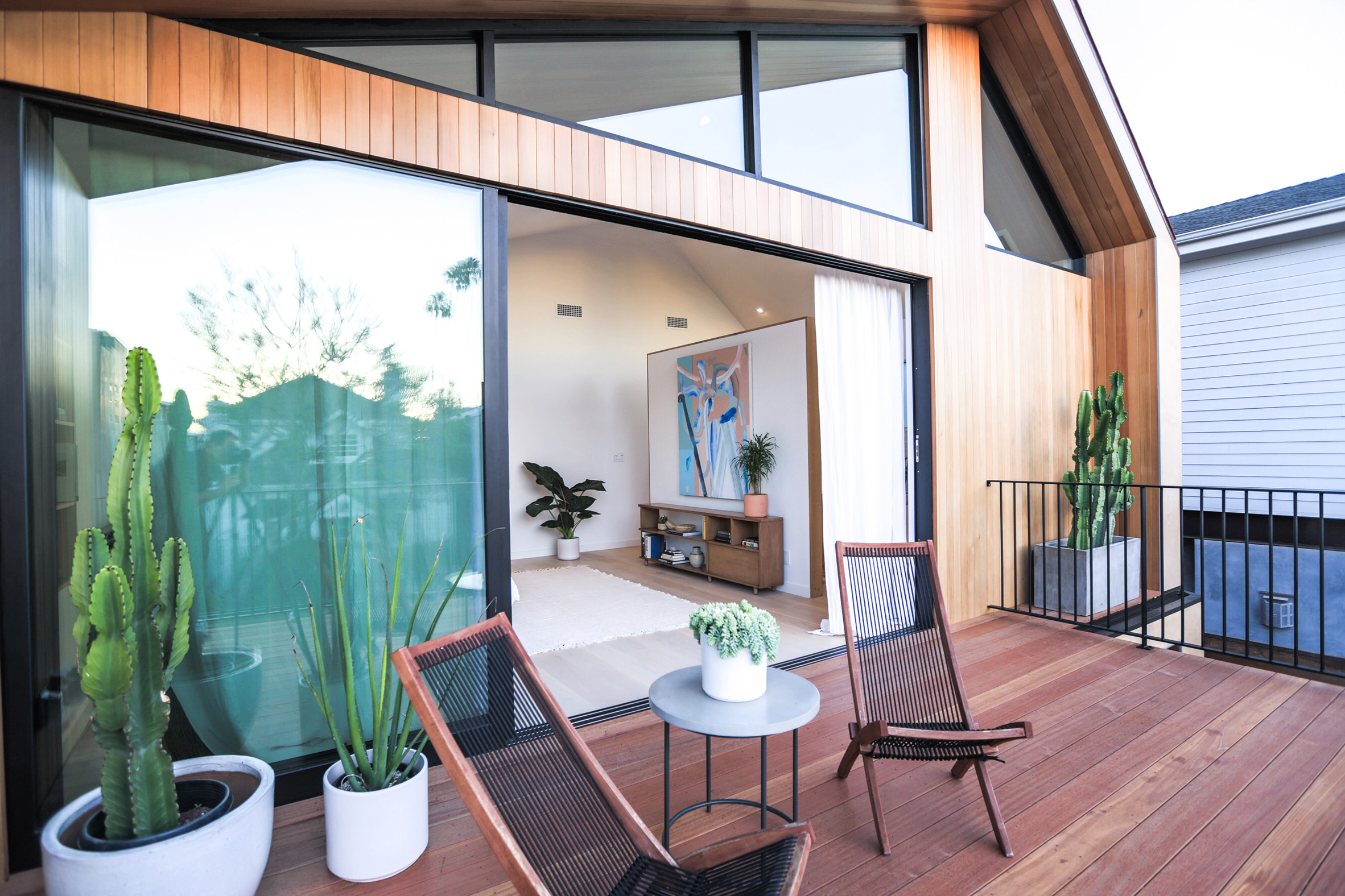 Askew pitched roof and outdoor lounge feature in Venice Beach house by Electric Bowery-2