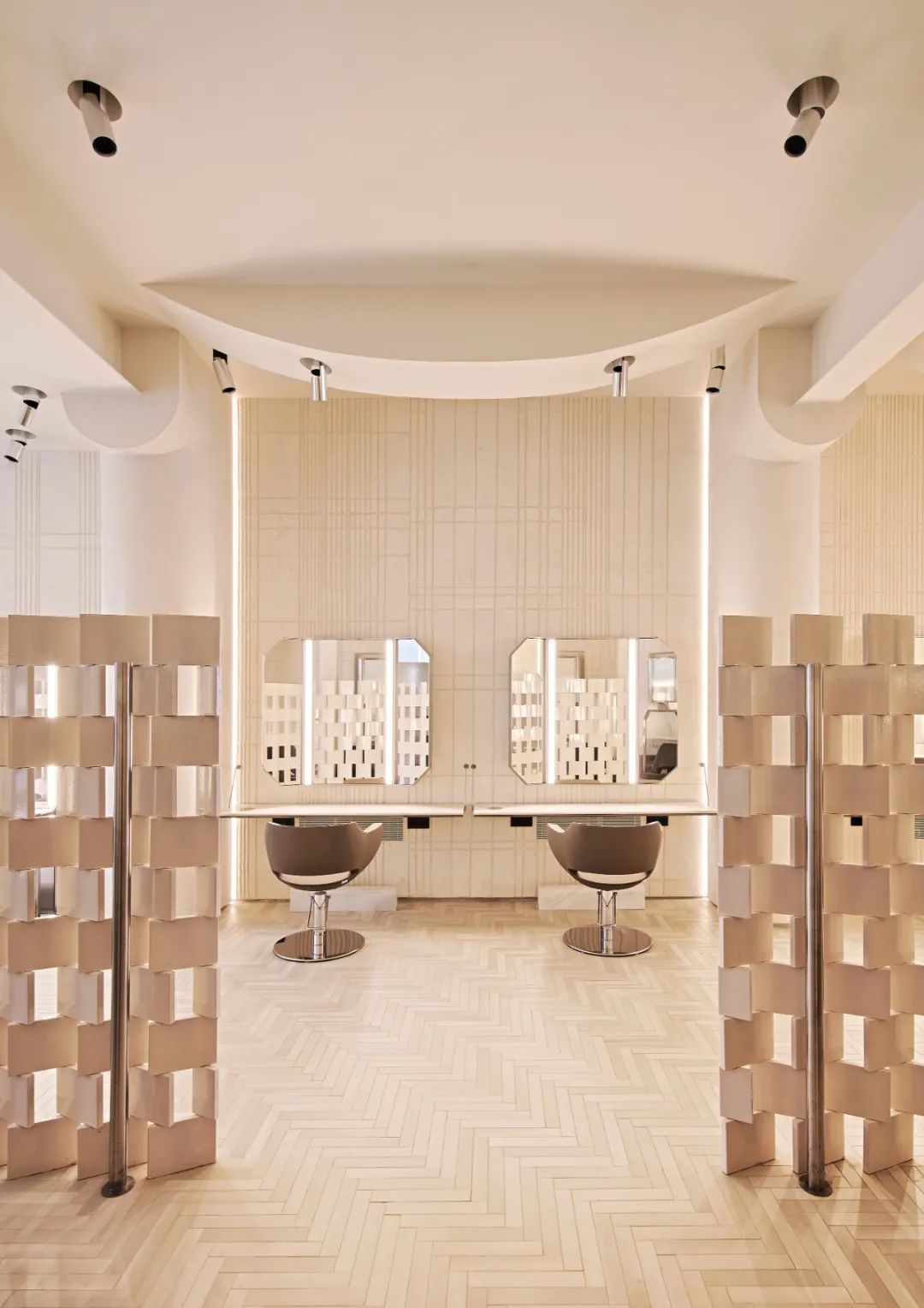 巴塞罗那 Toro 美发沙龙丨西班牙巴塞罗那丨Estudi Francesc Pons-30