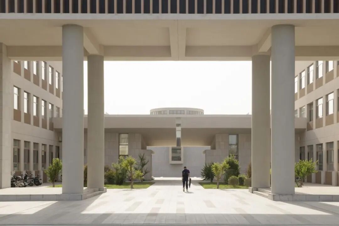 【AT】大漠孤烟，晴日满窗——铁门关华山中学新校区一期（by荣朝晖工作室+趣锐建筑）-58