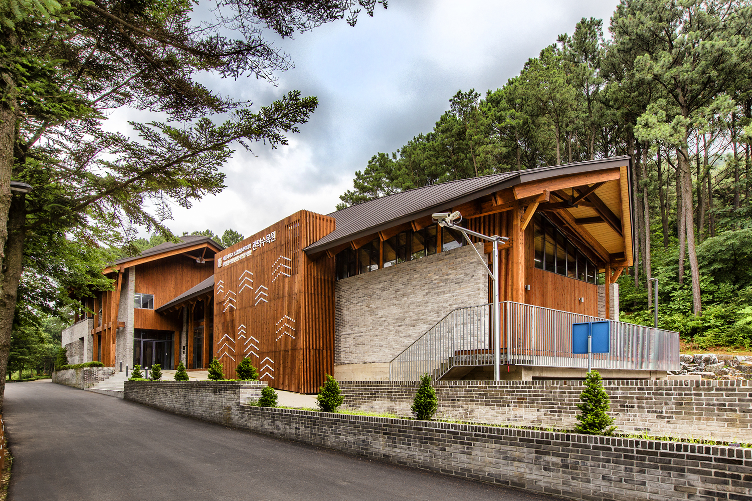 韩国首尔国立大学 Gwanak Arboretum 教育管理楼设计丨TAAL Architects-41