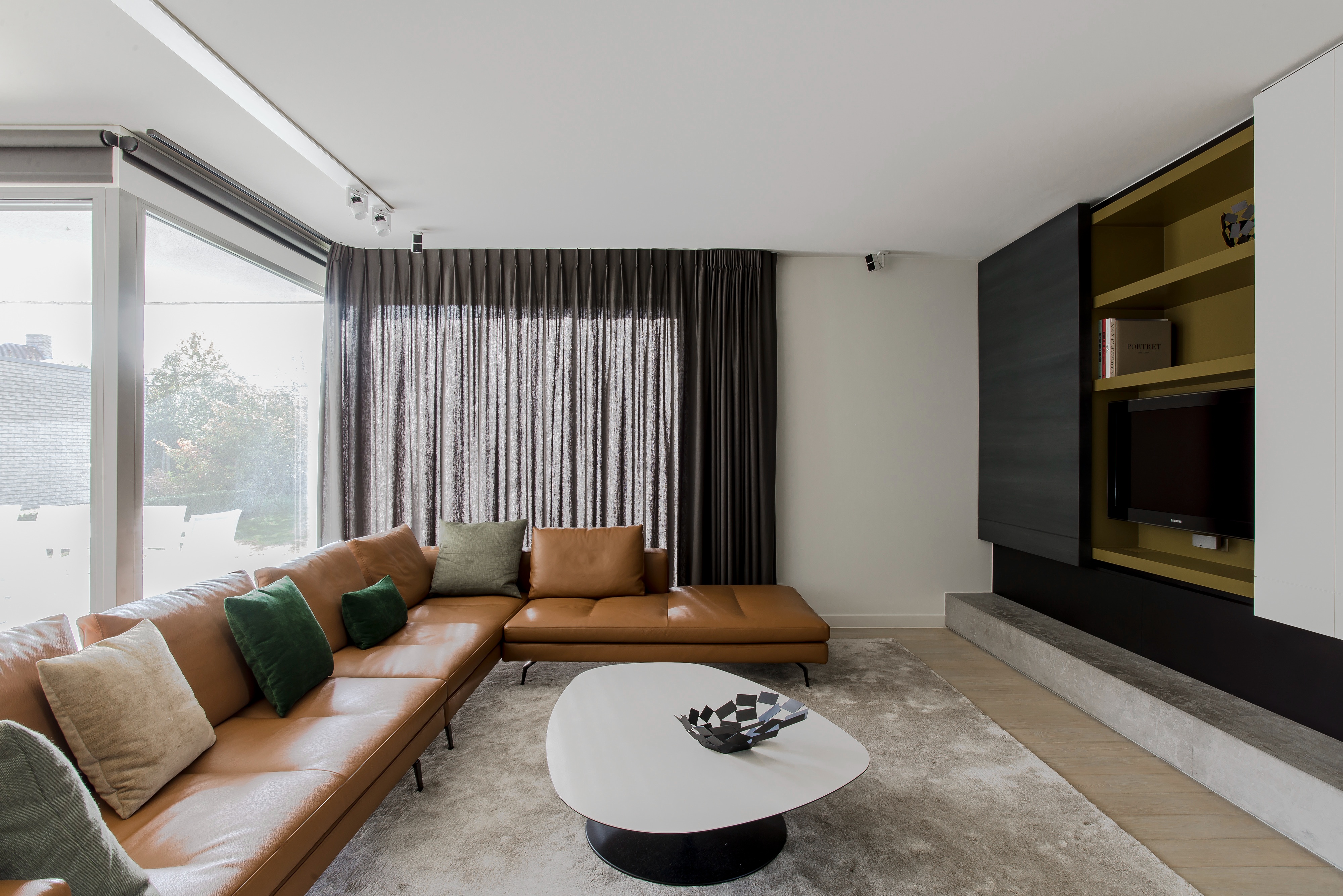 辛特-安德里斯的极简公寓-1