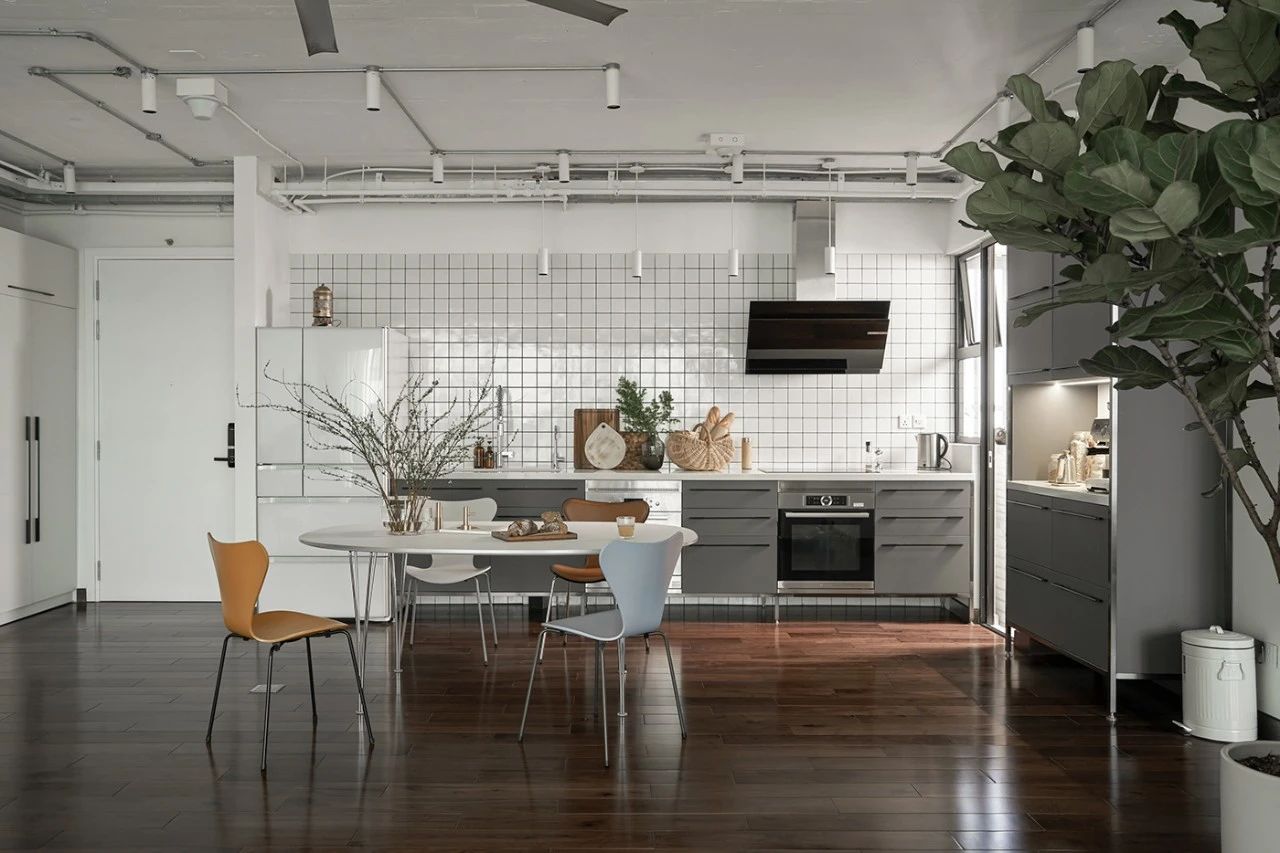 白色简约单身公寓室内设计丨注重人文情怀的现代室内设计社-6