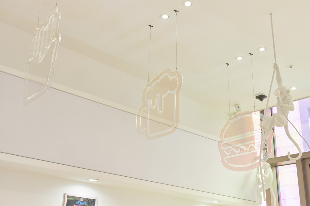 白色极简办公室，打破传统格局-10