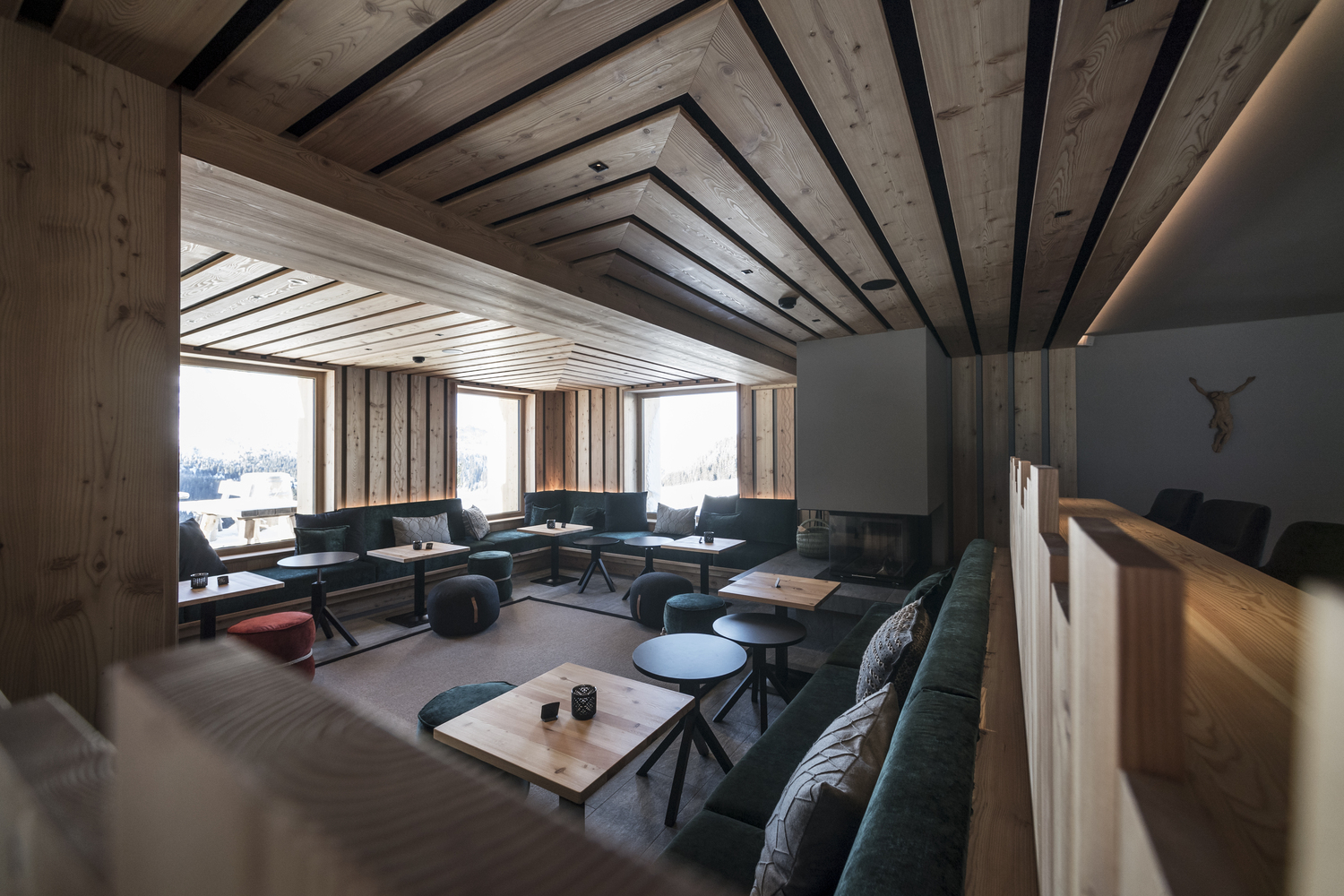 高山之上的酒店设计-19