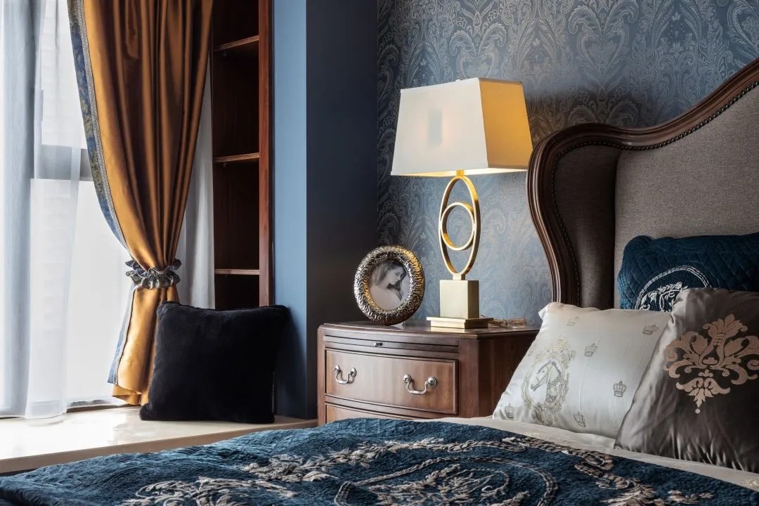 120㎡现代巴黎风情，色彩冲击与古典韵味的完美结合-11