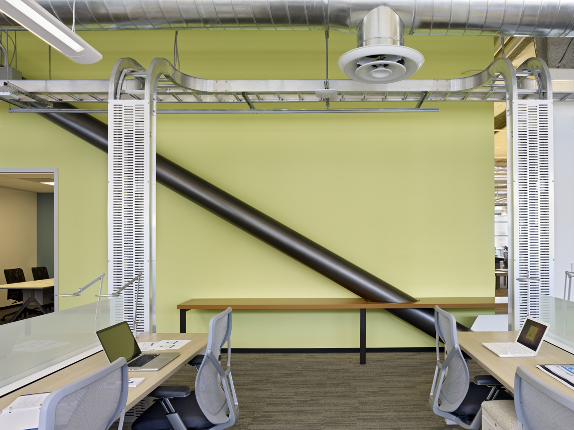 简约而富有雕塑感的日本游戏公司美国总部办公室设计-17