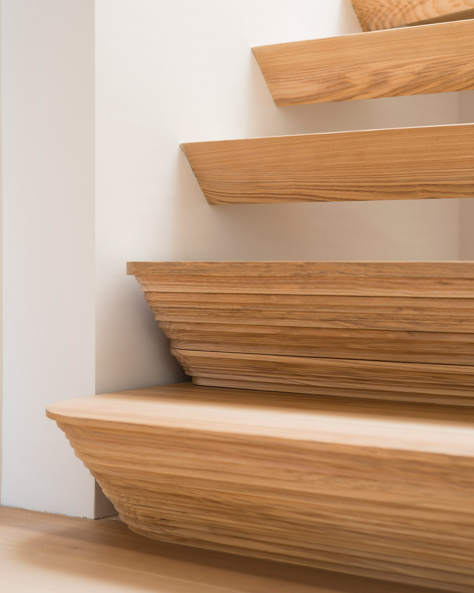 伦敦 51 建筑改造意大利风格家庭住宅，扭曲楼梯成空间亮点-8