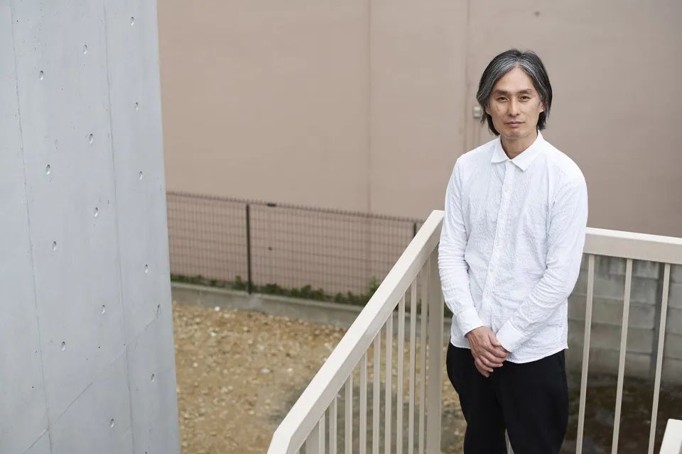 保坂猛建筑都市设计事务所 | 自然光线与环境的和谐共生-25