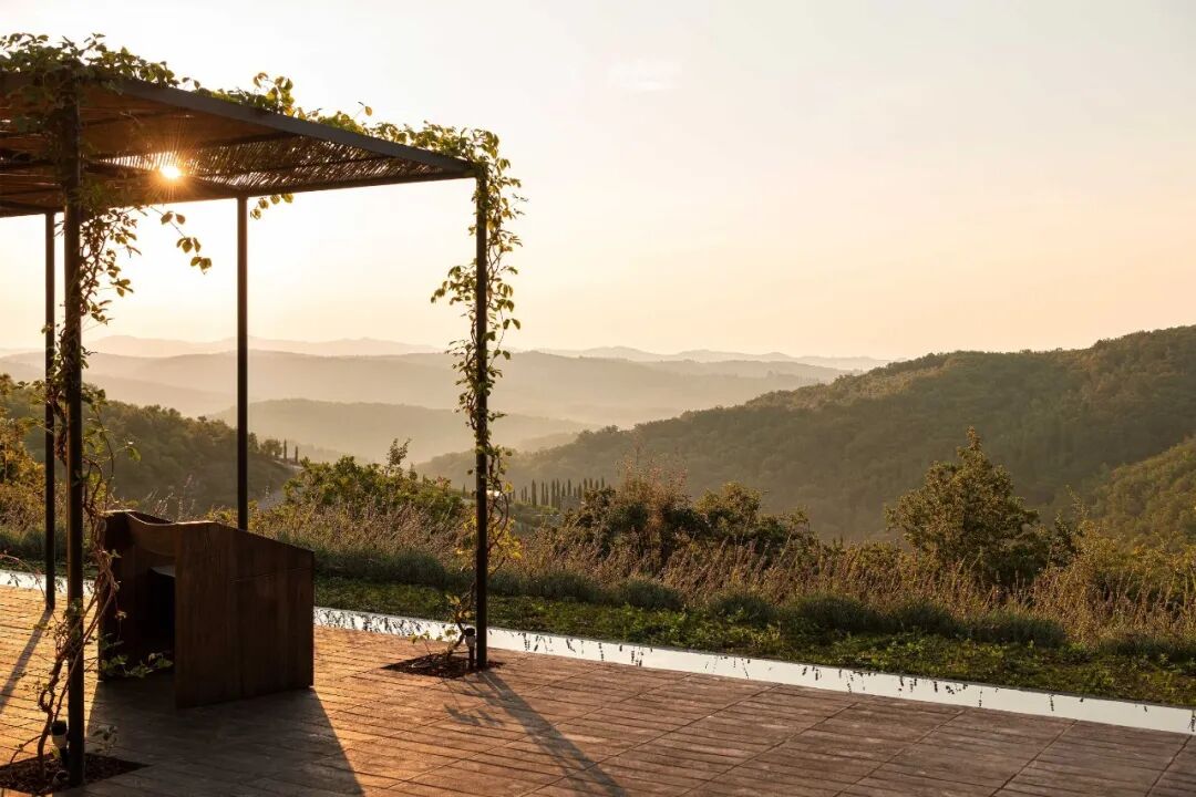 卡萨拉斯玛格丽塔斯公寓(Casa常见指房子、公寓等,由于缺乏更多背景信息,一般以公寓来常见处理,但根据具体场景这里也可能表示其他场所;Las Margaritas音译过来是拉斯玛格丽塔斯 ,它可能是具体的人名、地名等,可根据实际情况进一步确认指代对象及更合适的译法,如果是酒店、度假村等也可纠正信息重新让我翻译 )丨哥伦比亚丨Trópico Arquitectura-68