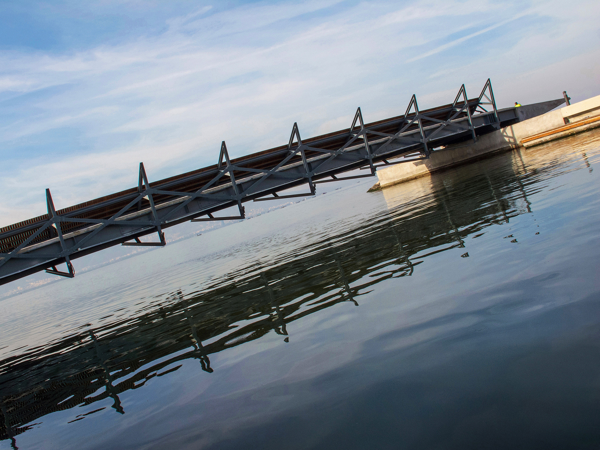 伊兹密尔海滨重塑项目 · Bostanlı日落休息室&人行天桥-20