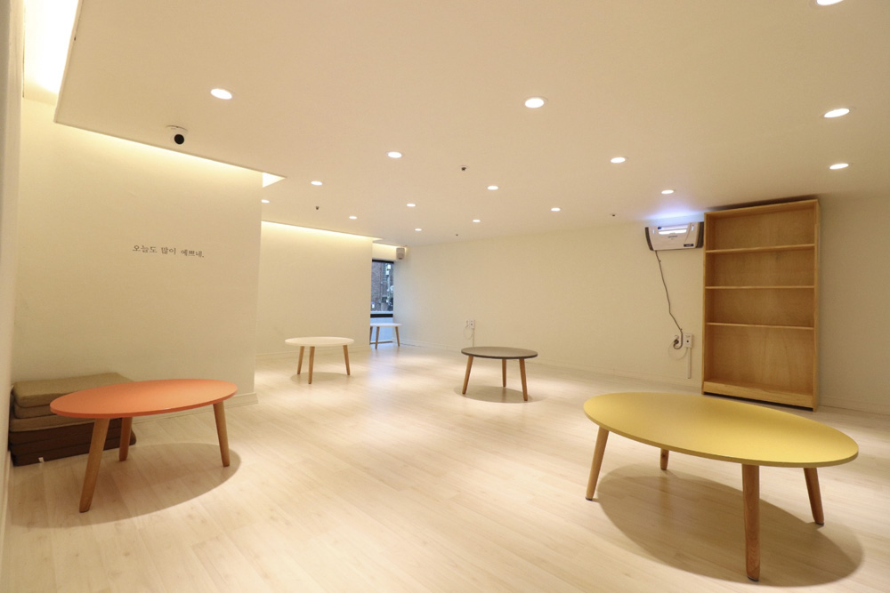 40 平釜山复式咖啡厅的间接照明设计-10