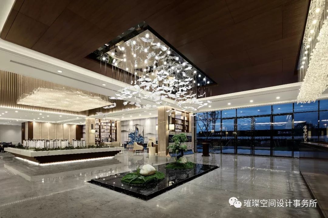 新亚洲艺术风格的水岸蓝庭售楼中心设计-16