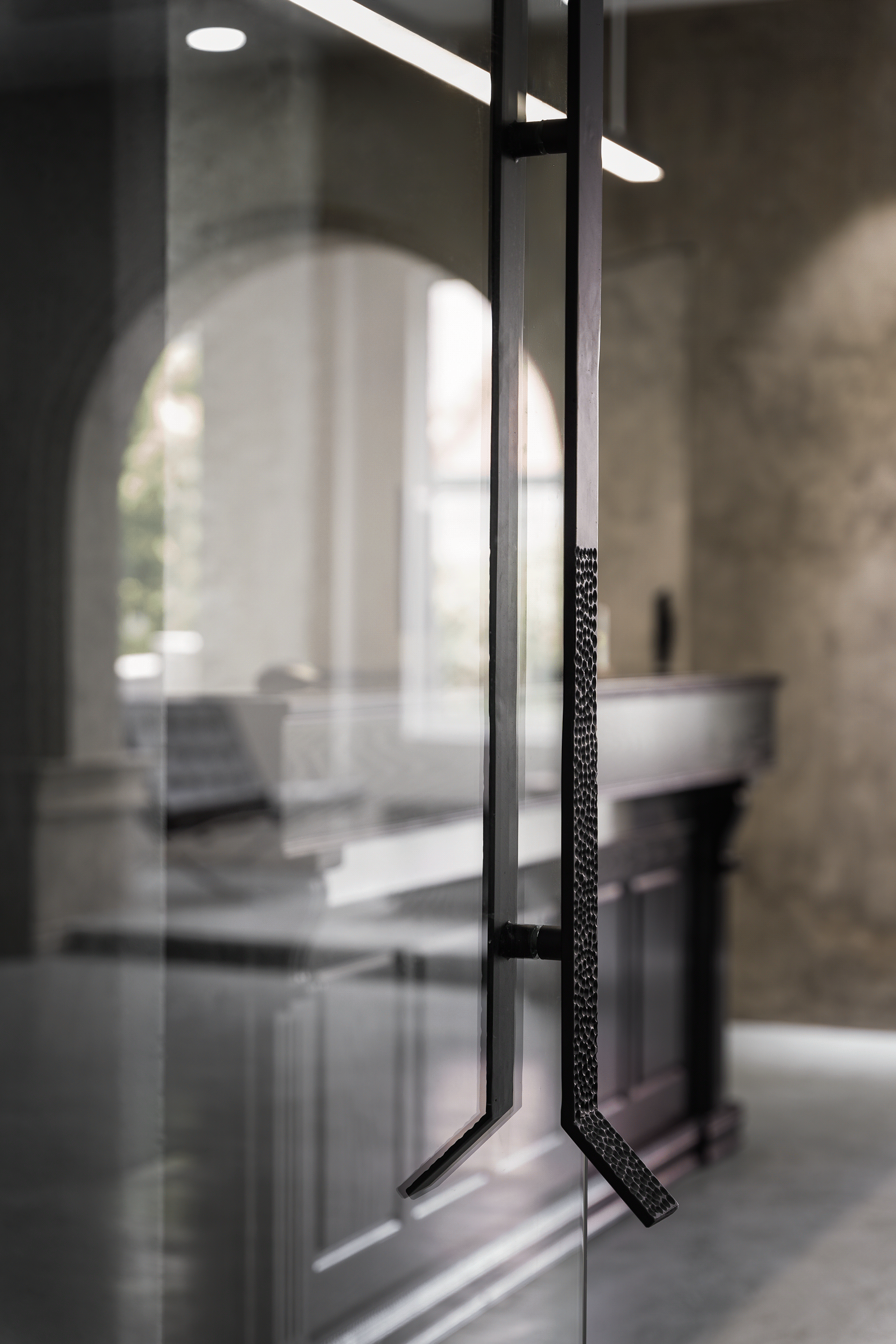 黑暗画廊丨越南河内丨Naki Wood Studio-15