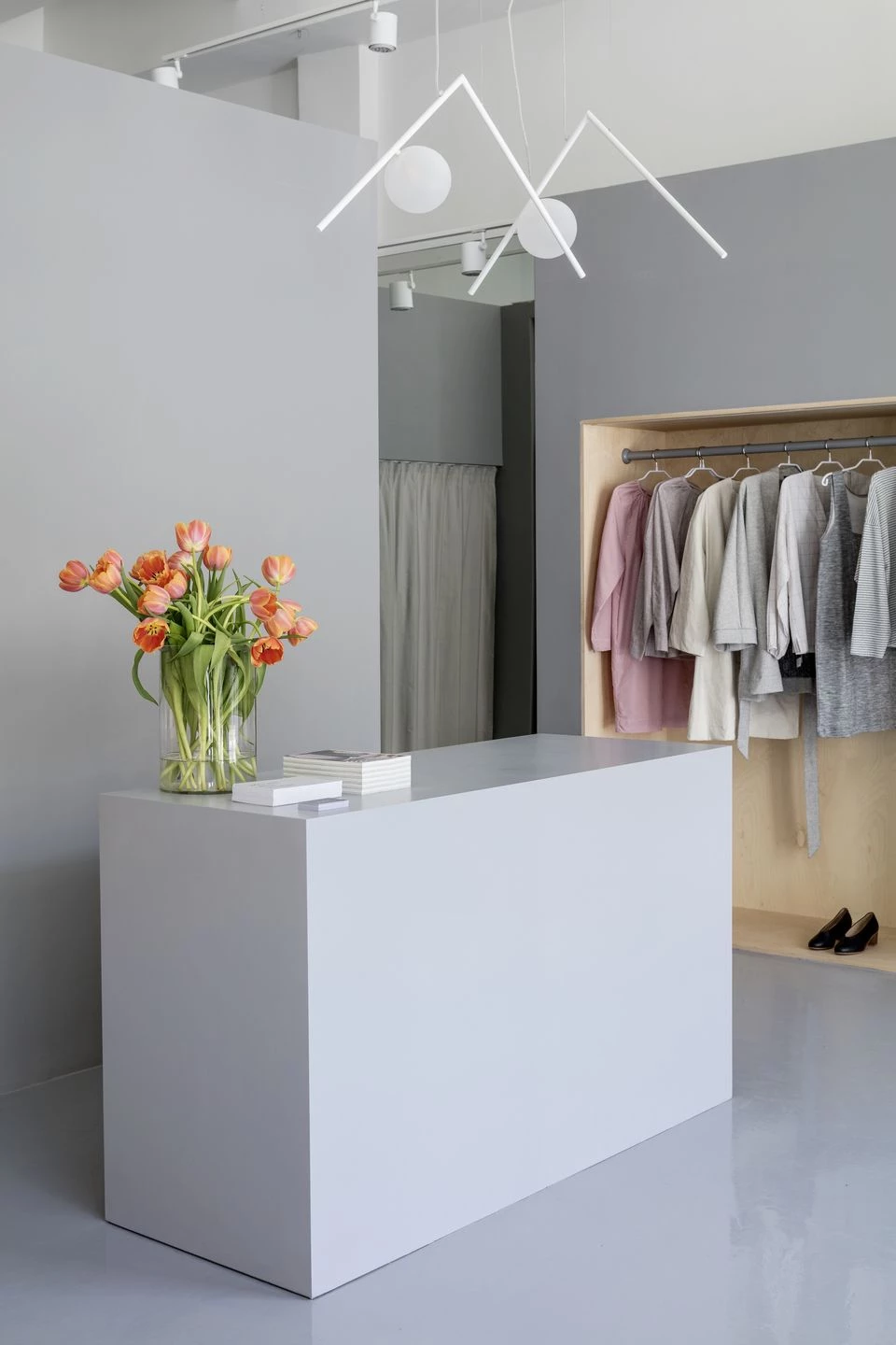 极简线条,温馨氛围——特拉维夫 KAV 时尚工作室-22