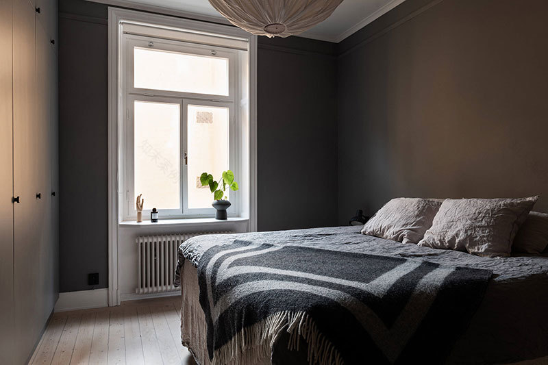 斯德哥尔摩 84 平米魅力暗色调公寓-14