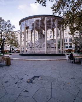Art Shield Statue Conservation Pavilion / Hello Wood