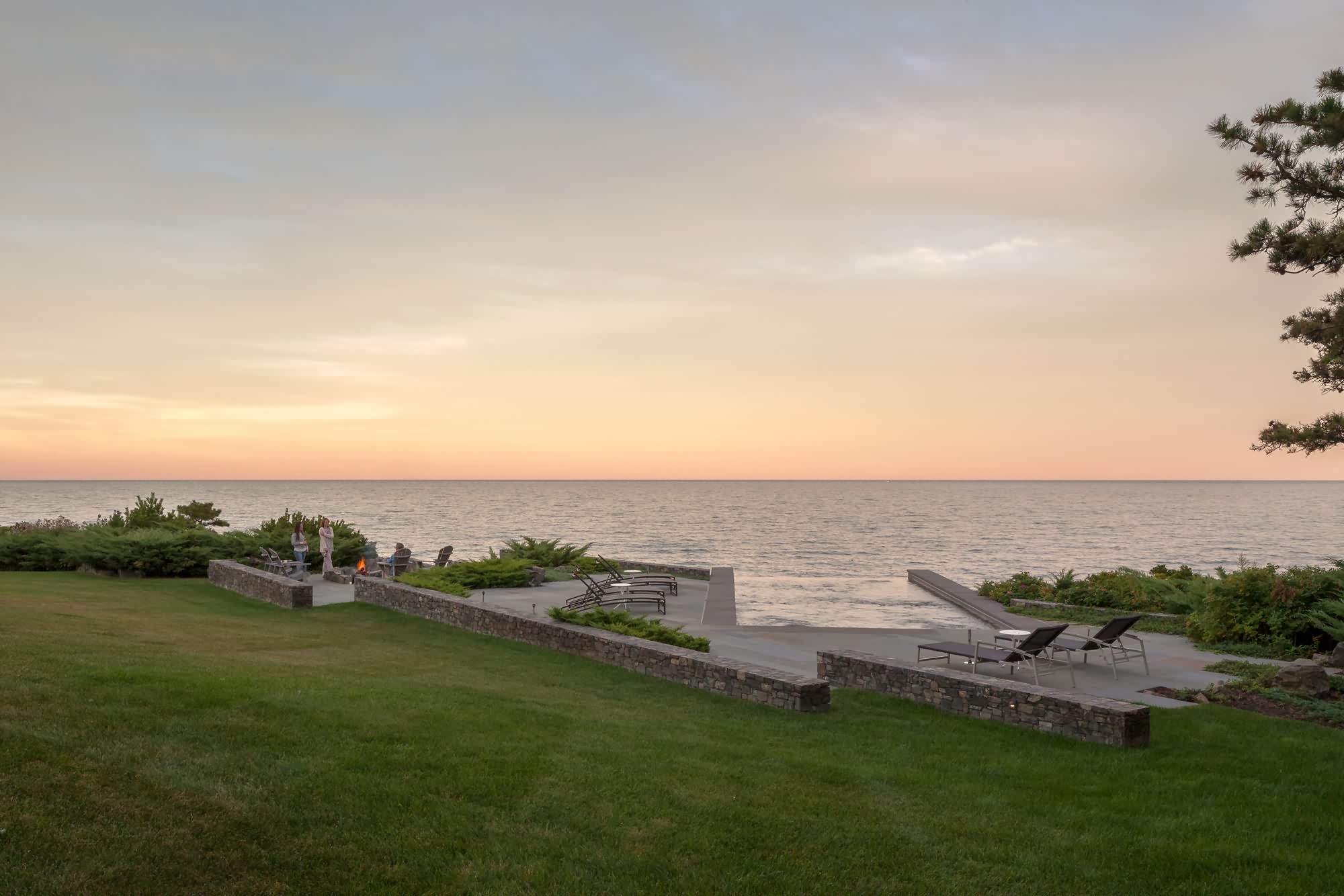 悬崖边的度假别墅丨不详-15