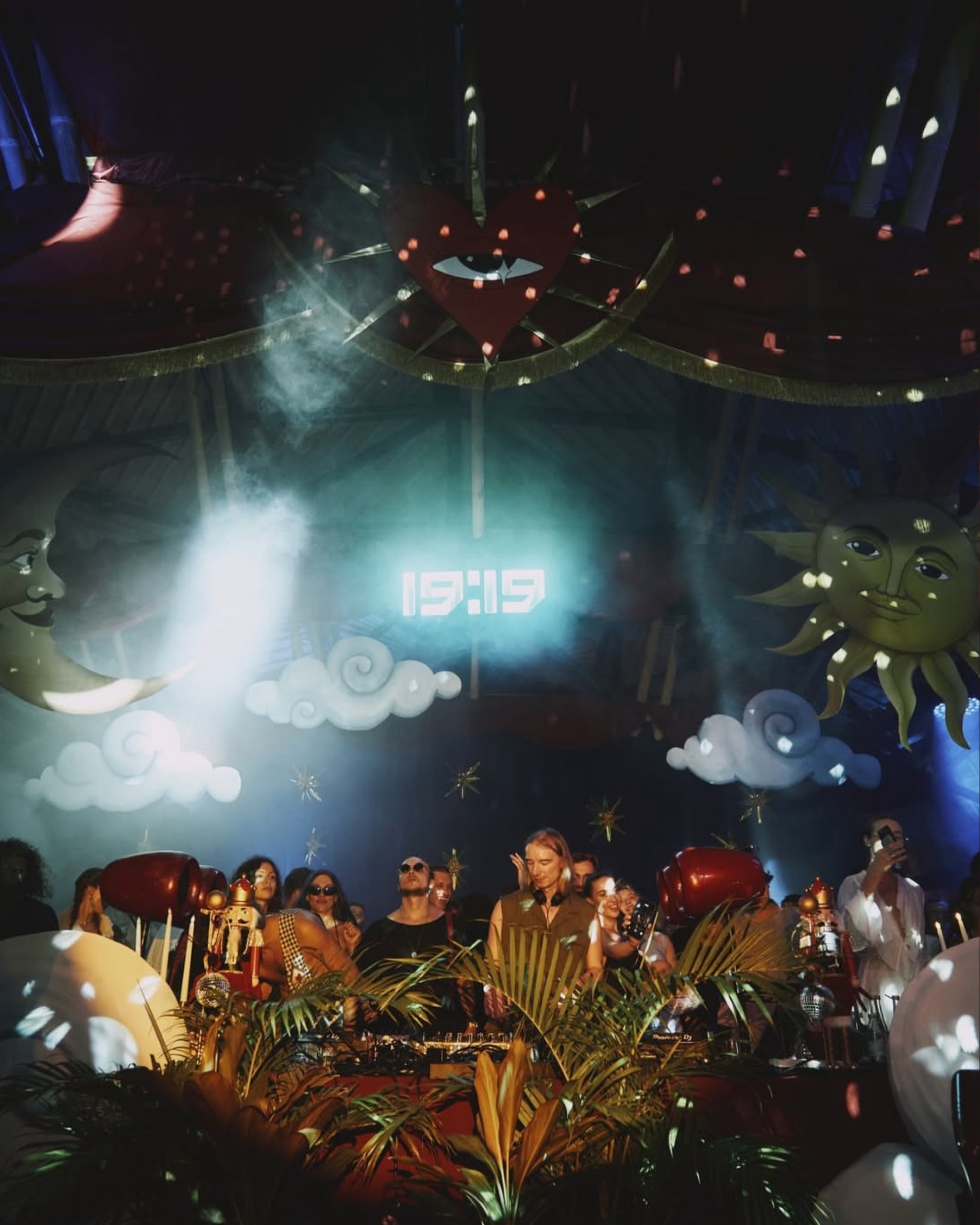 Art Direction for Immersive Stage Design-4