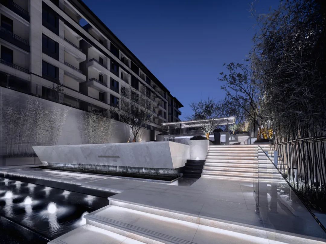 藏珑大境 | 悬浮泳池与自然共生的空中花园-55