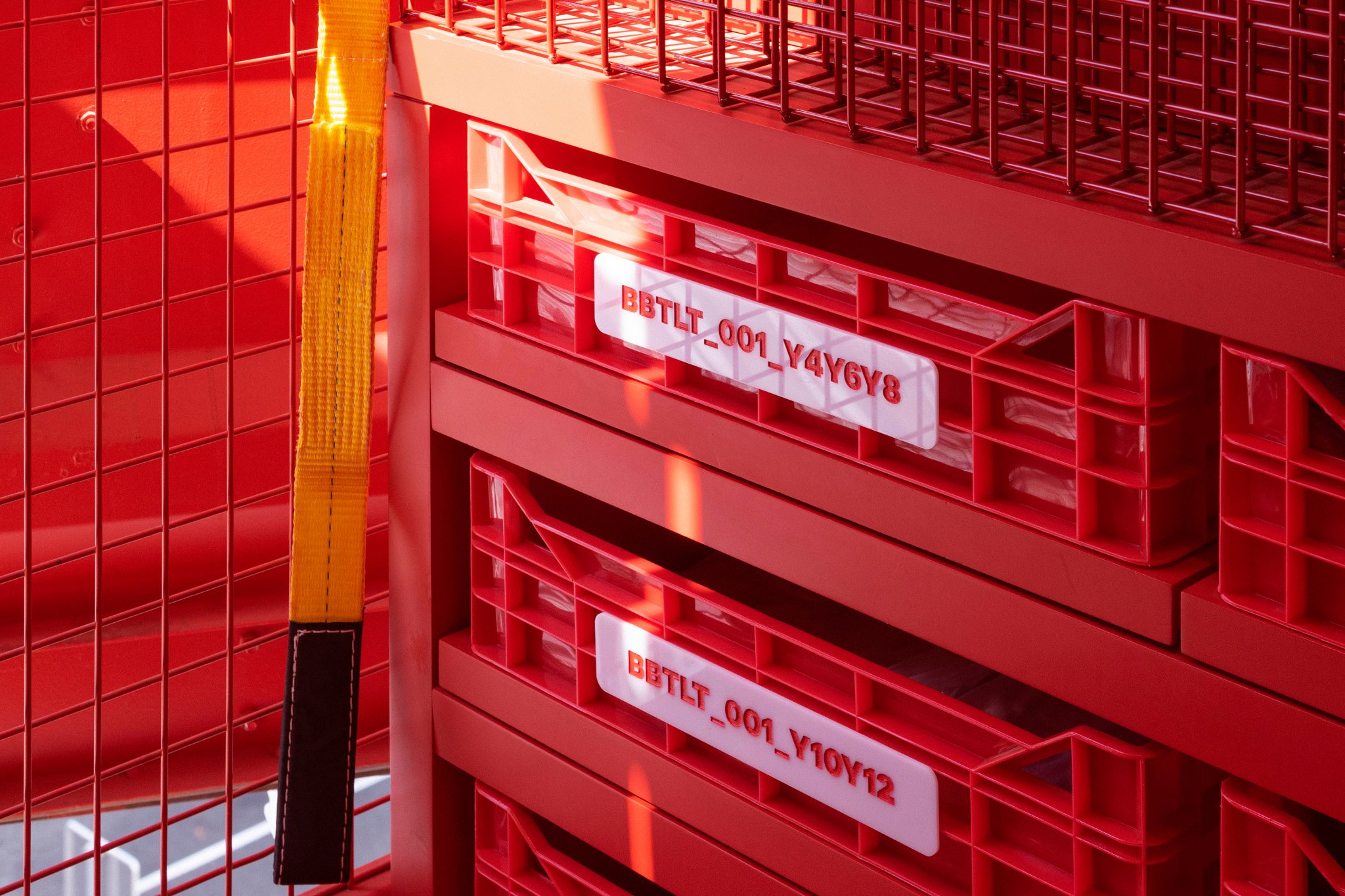 废弃集装箱变身高颜值快闪店丨Weft-13