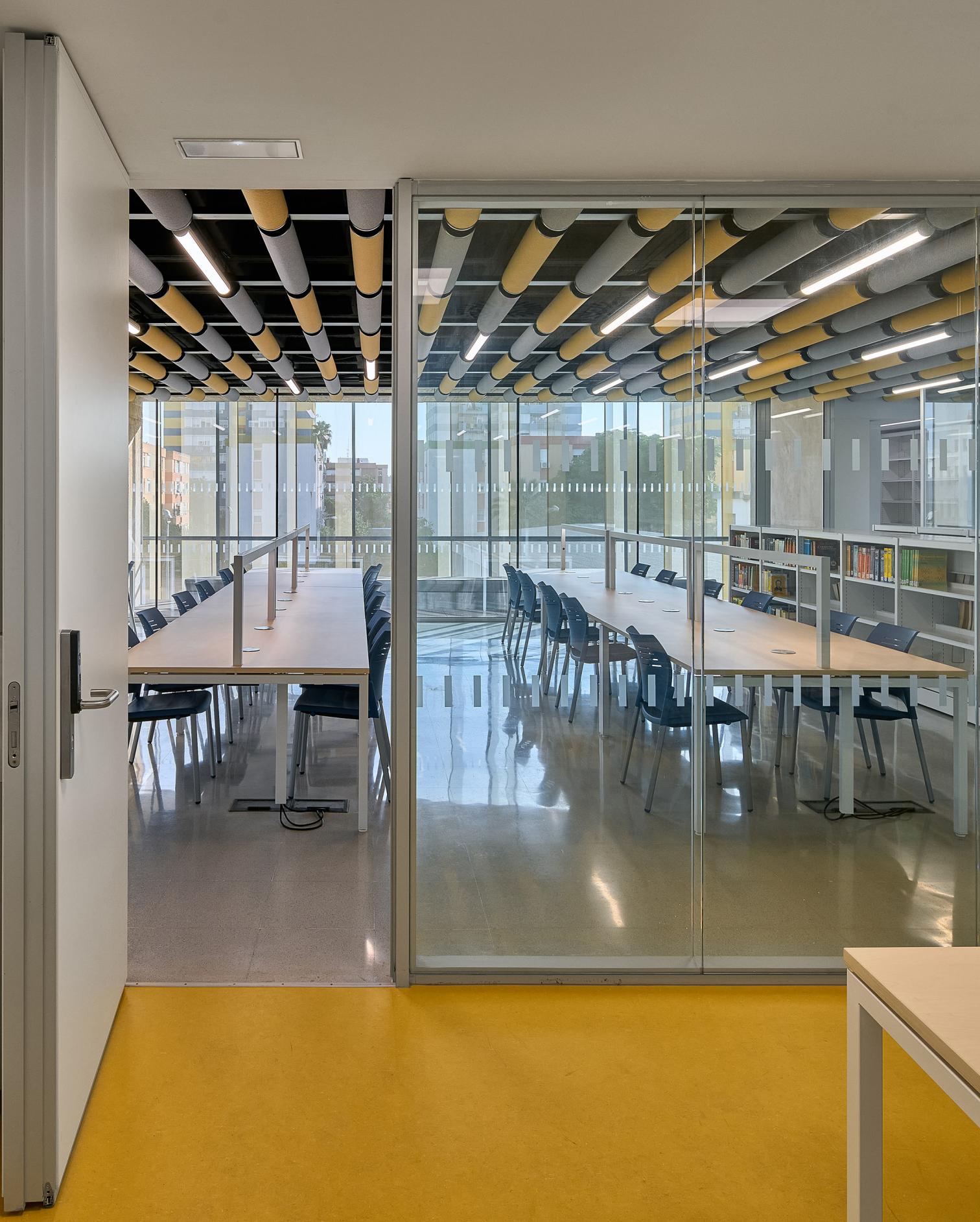 西班牙 Algeciras 大学图书馆-16