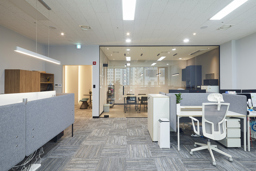 简约 30 坪办公空间，专业室内设计打造舒适氛围-3